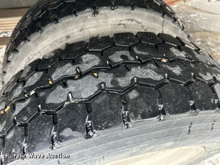 image for item LT9346 1999 International 4700  Crew Cab utility / service truck