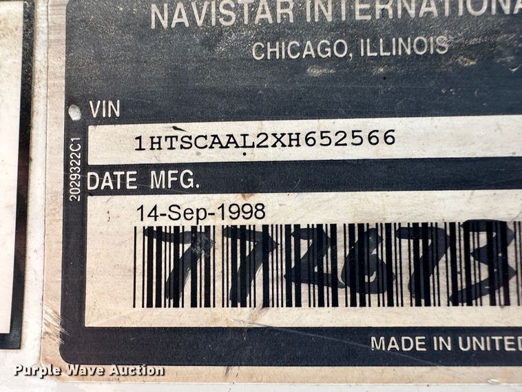 image for item LT9346 1999 International 4700  Crew Cab utility / service truck