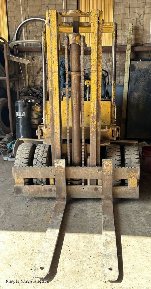 image for item LT9368 Yale G83P-050-SAS-086  forklift