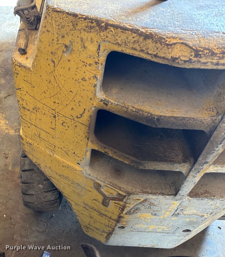 image for item LT9368 Yale G83P-050-SAS-086  forklift
