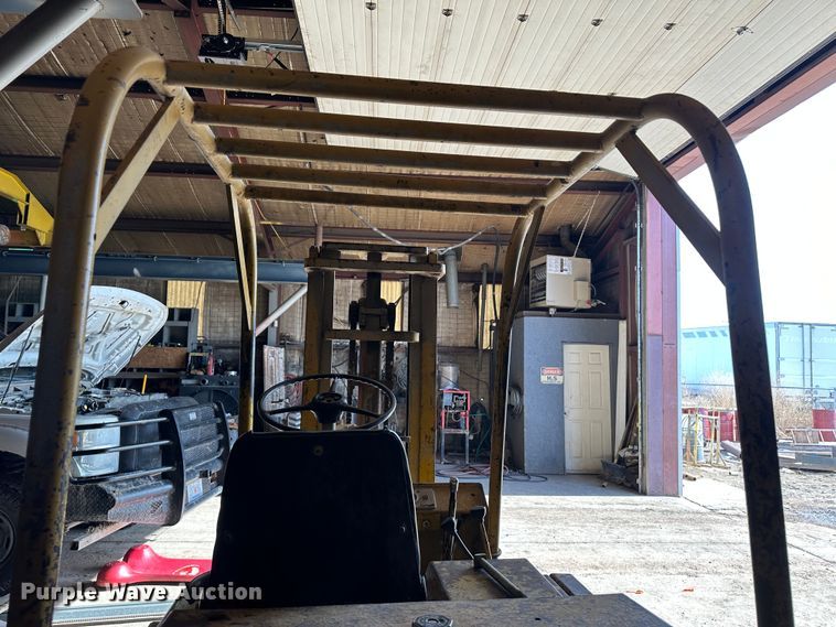 image for item LT9368 Yale G83P-050-SAS-086  forklift