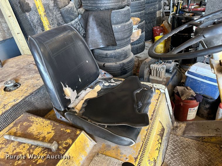 image for item LT9368 Yale G83P-050-SAS-086  forklift