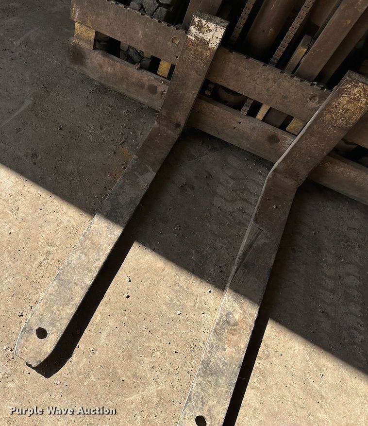 image for item LT9368 Yale G83P-050-SAS-086  forklift