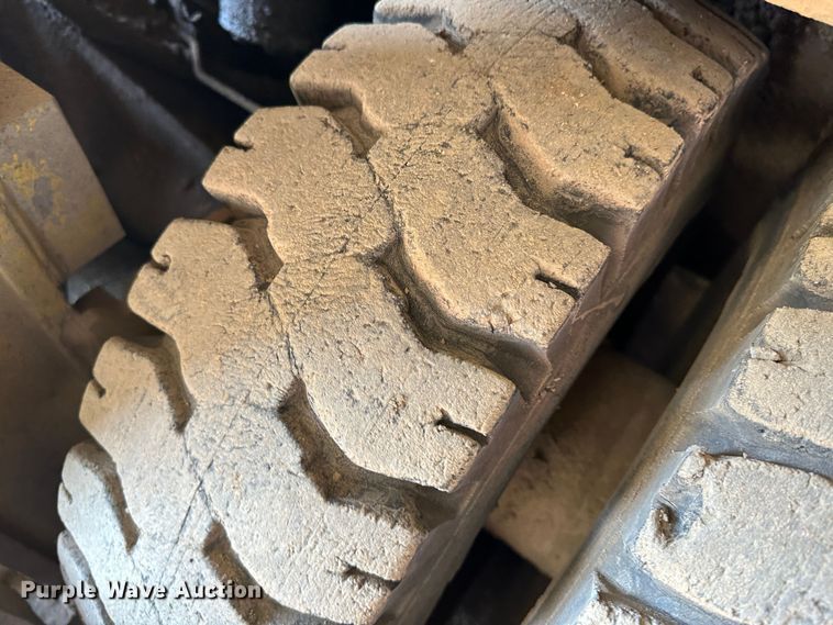 image for item LT9368 Yale G83P-050-SAS-086  forklift