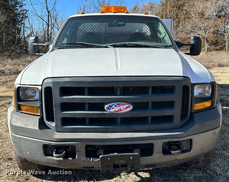 image for item LT9388 2007 Ford F550 Super Duty XL  utility / service truck
