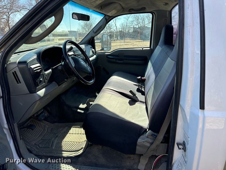 image for item LT9388 2007 Ford F550 Super Duty XL  utility / service truck