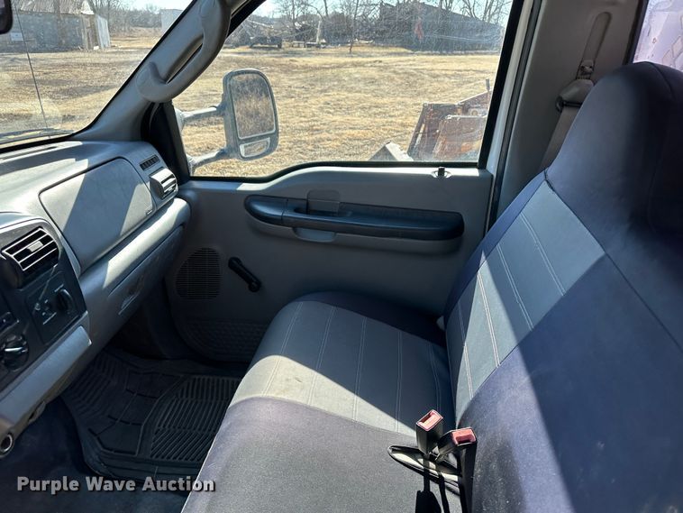 image for item LT9388 2007 Ford F550 Super Duty XL  utility / service truck