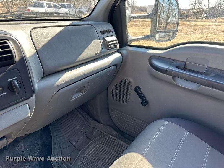 image for item LT9388 2007 Ford F550 Super Duty XL  utility / service truck