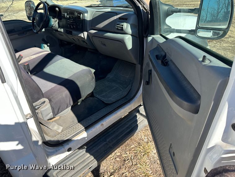 image for item LT9388 2007 Ford F550 Super Duty XL  utility / service truck