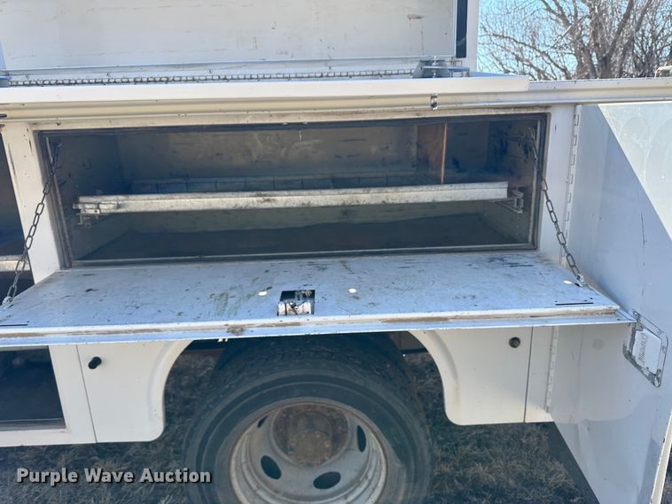 image for item LT9388 2007 Ford F550 Super Duty XL  utility / service truck