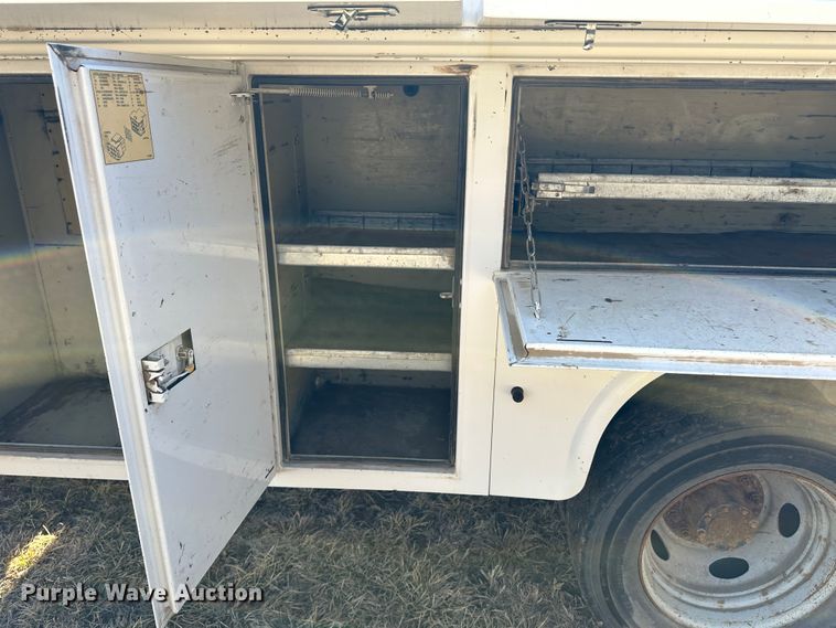 image for item LT9388 2007 Ford F550 Super Duty XL  utility / service truck