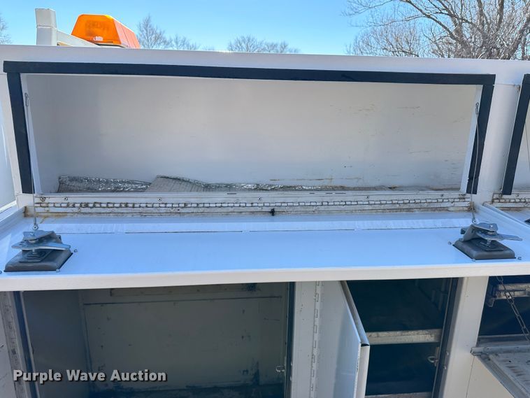 image for item LT9388 2007 Ford F550 Super Duty XL  utility / service truck