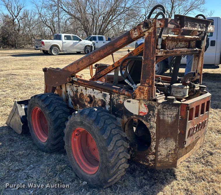 image for item LT9389 Melroe Bobcat 500  skid steer loader