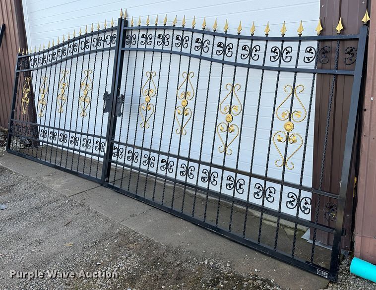 image for item LT9391 Gate