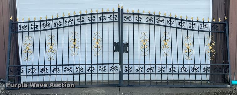 image for item LT9391 Gate