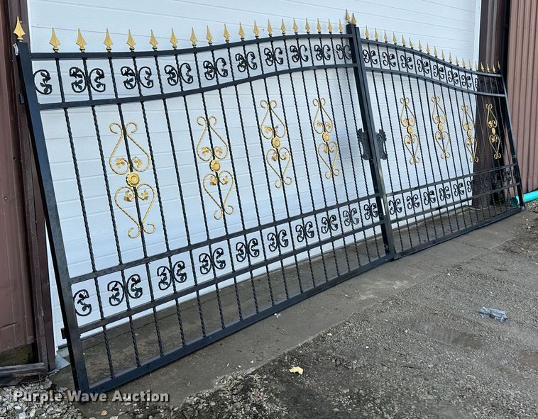 image for item LT9391 Gate