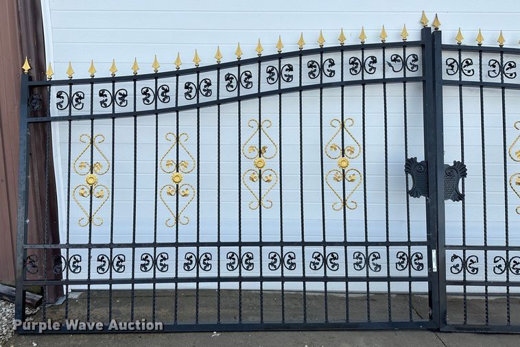 image for item LT9391 Gate