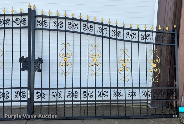 image for item LT9391 Gate