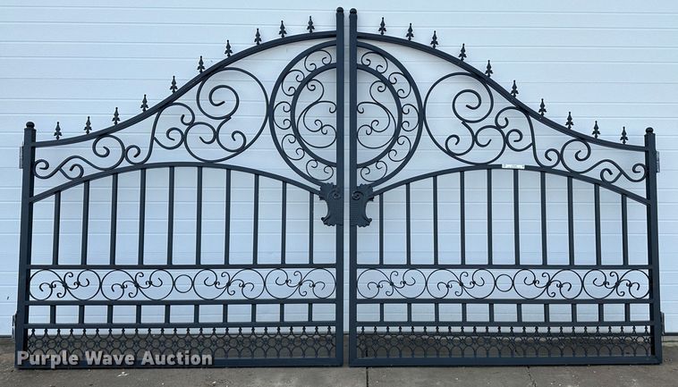 image for item LT9392 Gate