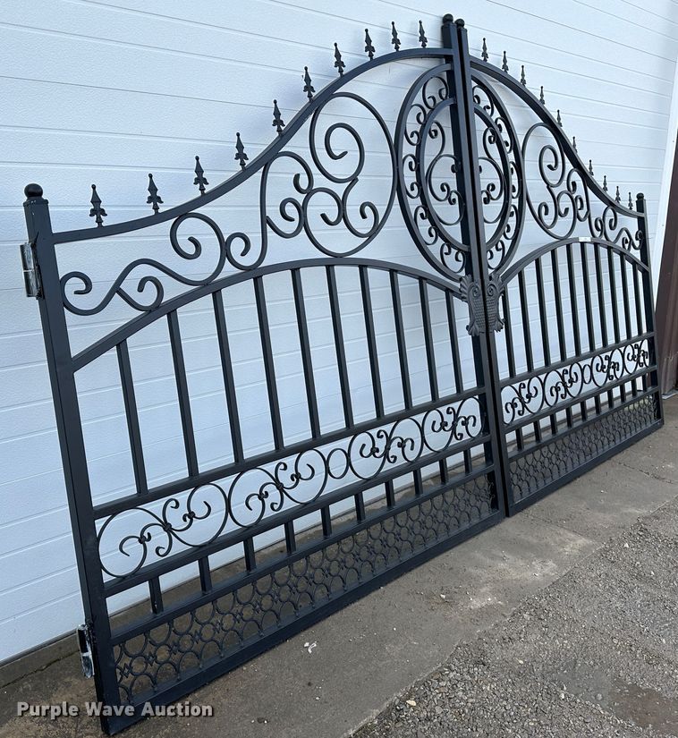 image for item LT9392 Gate