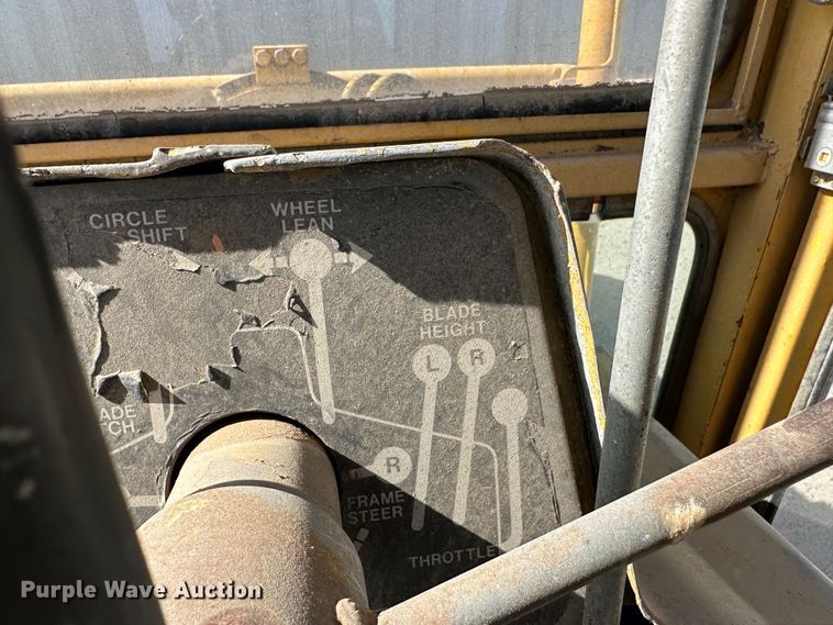 image for item LT9423 1968 John Deere 570  motor grader