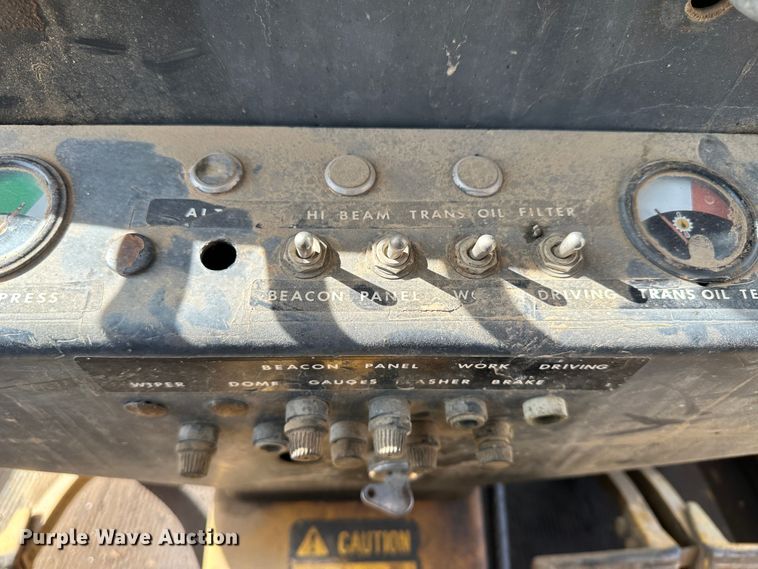 image for item LT9423 1968 John Deere 570  motor grader