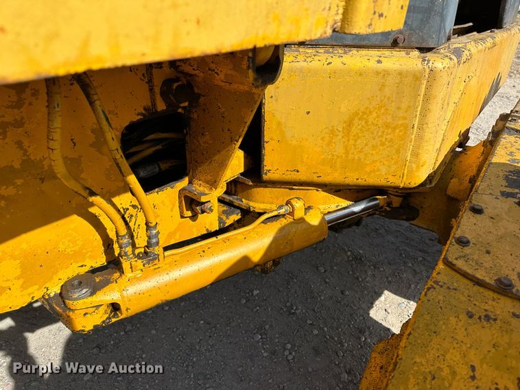 image for item LT9423 1968 John Deere 570  motor grader