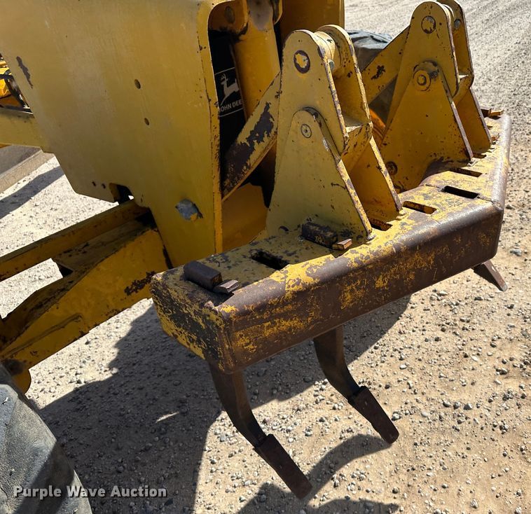 image for item LT9423 1968 John Deere 570  motor grader