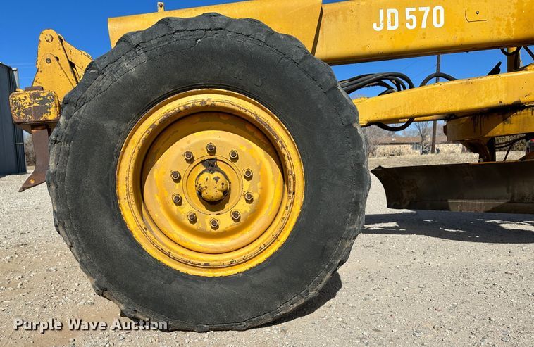 image for item LT9423 1968 John Deere 570  motor grader