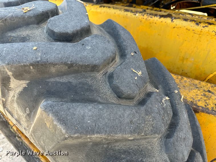 image for item LT9423 1968 John Deere 570  motor grader