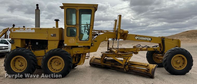 image for item LT9424 1977 Champion  motor grader