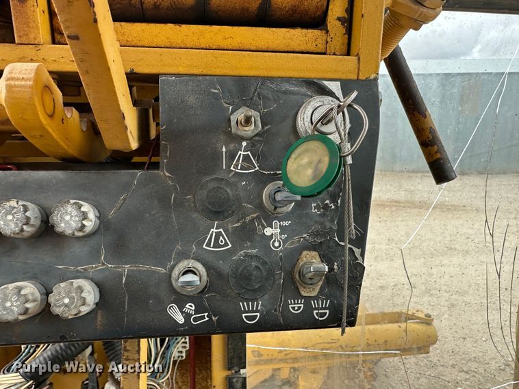 image for item LT9424 1977 Champion  motor grader