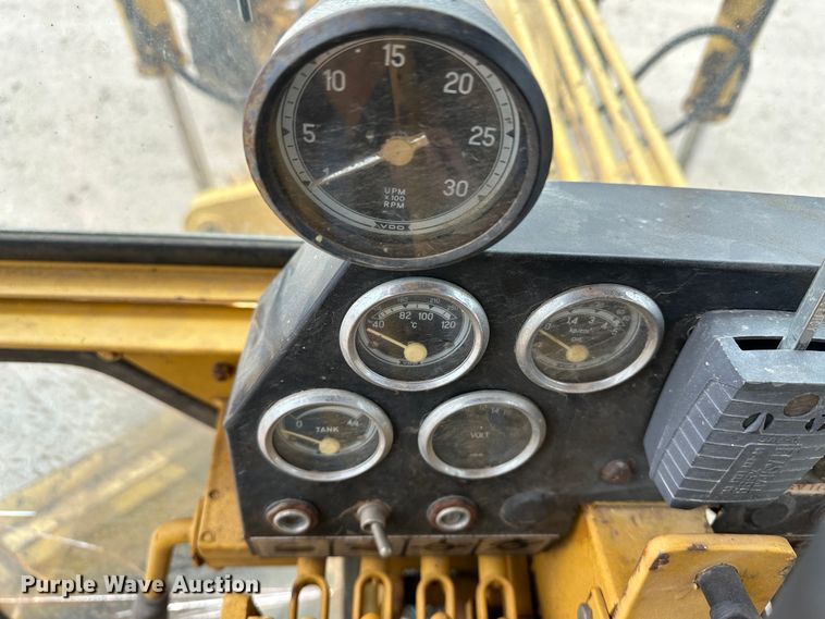 image for item LT9424 1977 Champion  motor grader