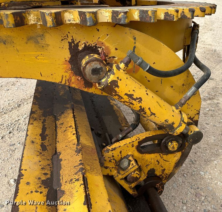 image for item LT9424 1977 Champion  motor grader