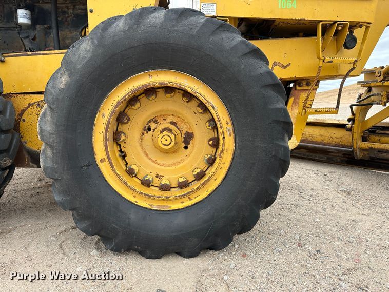 image for item LT9424 1977 Champion  motor grader