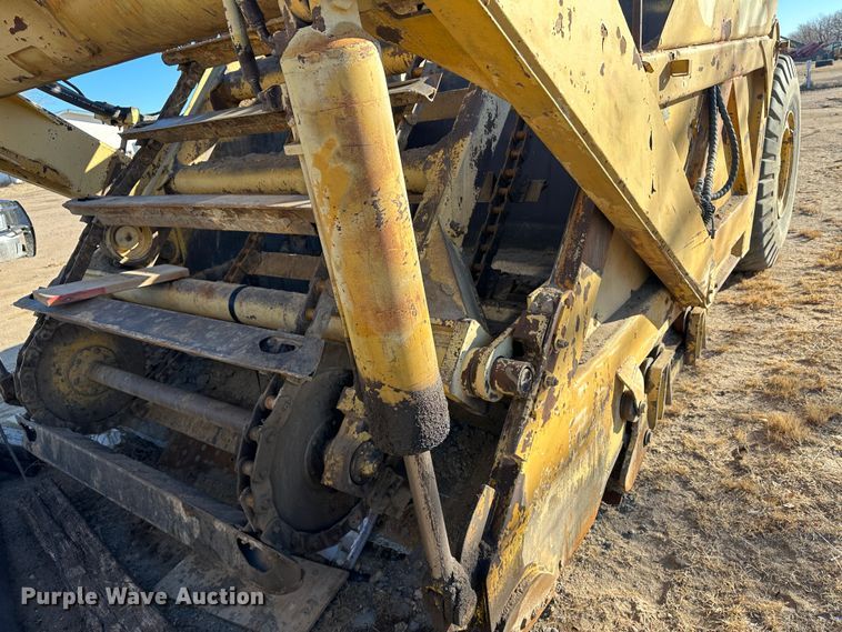 image for item LT9430 Clark 210-HB  elevating scraper