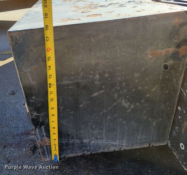 image for item LX9308 Automotive accessories