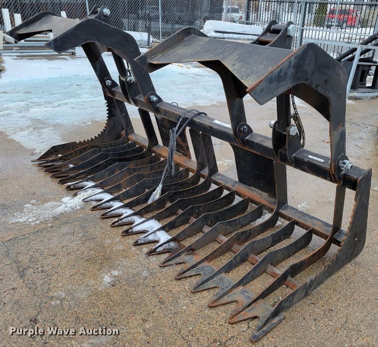 image for item LY9940 84" W skid steer grapple bucket