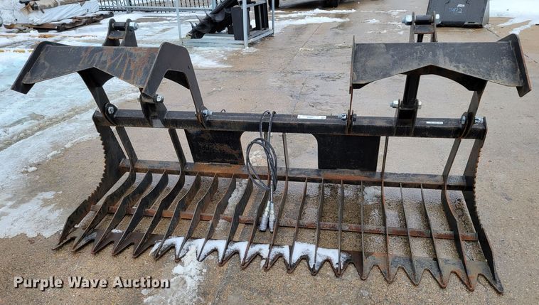 image for item LY9940 84" W skid steer grapple bucket