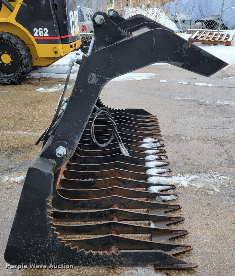 image for item LY9940 84" W skid steer grapple bucket