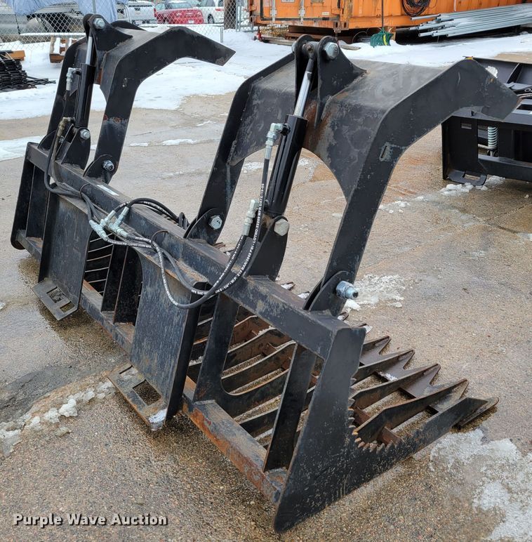 image for item LY9940 84" W skid steer grapple bucket