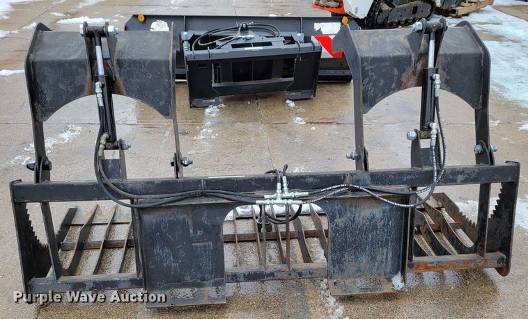 image for item LY9940 84" W skid steer grapple bucket