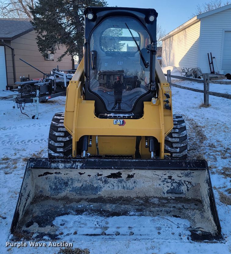 image for item ME9671 2021 Caterpillar 242D3  skid steer loader