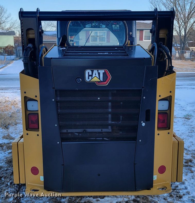 image for item ME9671 2021 Caterpillar 242D3  skid steer loader