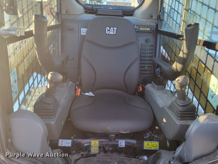 image for item ME9671 2021 Caterpillar 242D3  skid steer loader