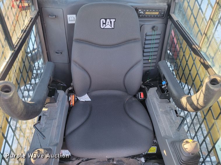 image for item ME9671 2021 Caterpillar 242D3  skid steer loader