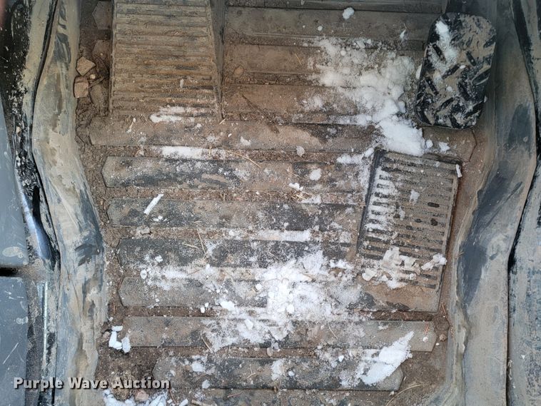 image for item ME9671 2021 Caterpillar 242D3  skid steer loader