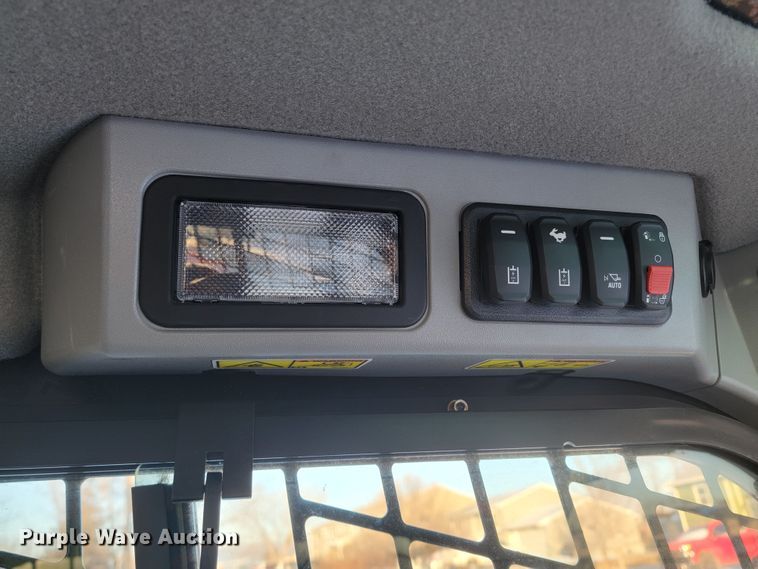 image for item ME9671 2021 Caterpillar 242D3  skid steer loader