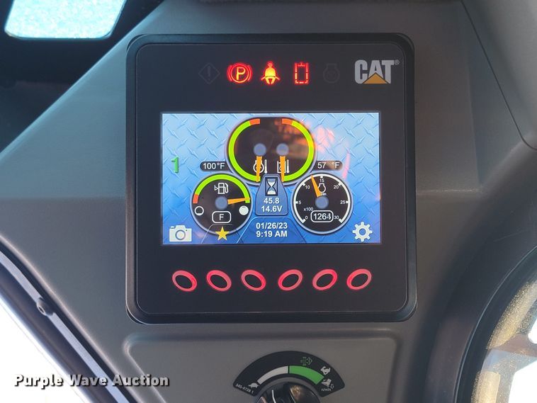 image for item ME9671 2021 Caterpillar 242D3  skid steer loader