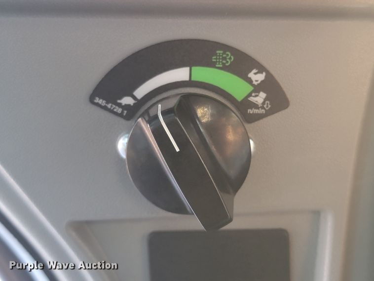 image for item ME9671 2021 Caterpillar 242D3  skid steer loader